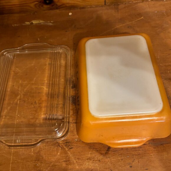 Old Orchard Pyrex Casserole Dish - Picture 4 of 4